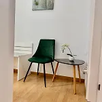 아파트 Quiet Cozy Maisonette Just 300m From