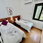 아파트 Quiet Cozy Maisonette Just 300m From