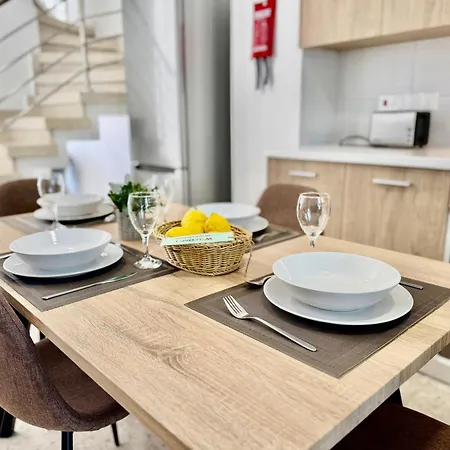 Quiet Cozy Maisonette Just 300m From