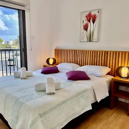 아파트 Quiet Cozy Maisonette Just 300m From 파포스