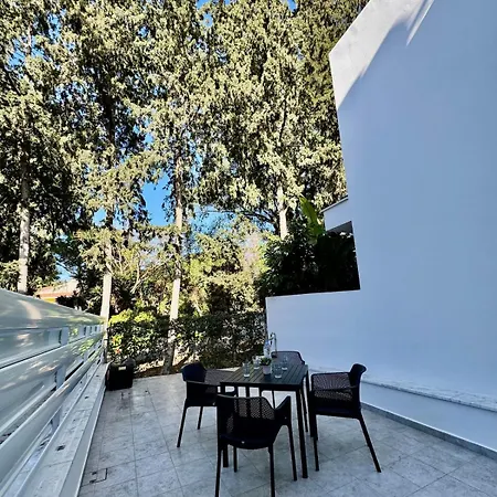 Quiet Cozy Maisonette Just 300m From *